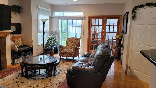 Building Photo - 19 Jason Ct