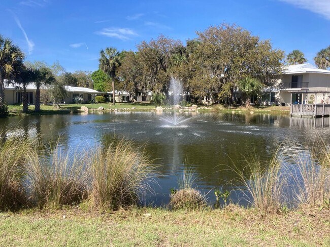 Building Photo - 11456 W Bayshore Dr