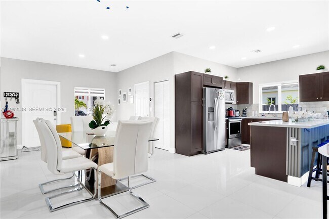 Building Photo - 30775 SW 158 Path