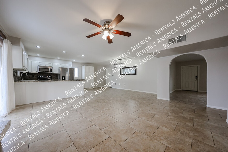 Building Photo - 1713 W Oraibi Dr