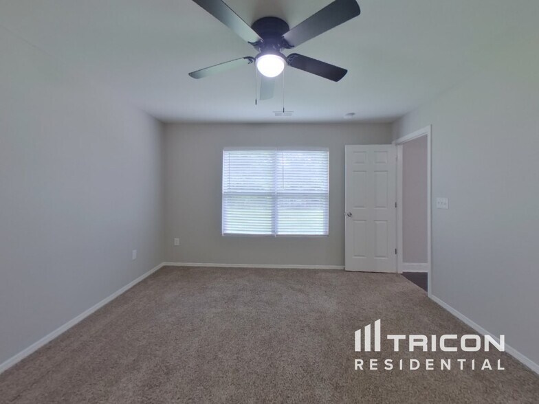 Building Photo - 4116 Larkhaven Village Dr