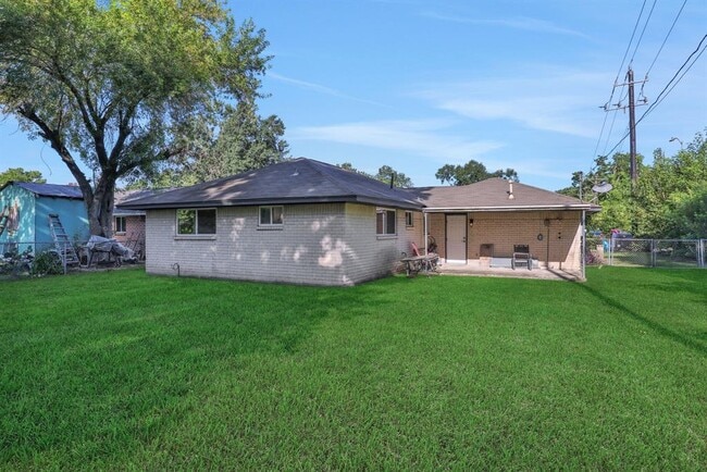 Building Photo - 8638 Cottage Gate Ln