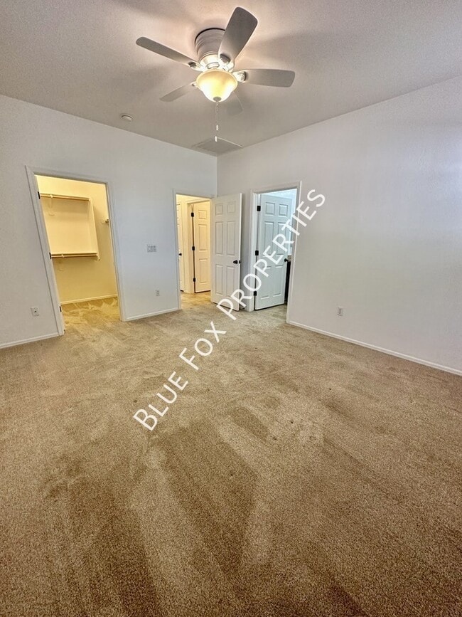 Building Photo - 12830 N Fox Hollow Dr