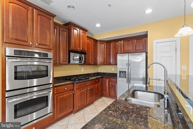 Building Photo - 3675 Spring Hollow Ln