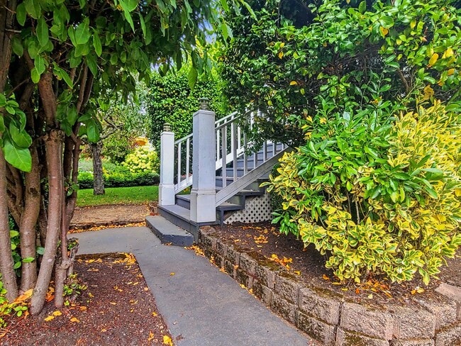 Building Photo - 6528 12th Ave NW
