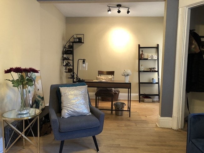 Building Photo - 2119 E Bradford Ave