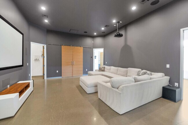 Building Photo - 4912 N 45th St