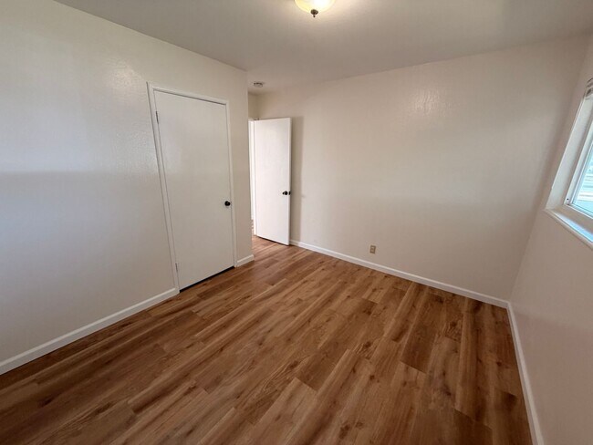 Building Photo - BRIGHT & SPACIOUS 2 BEDROOM/1 BATH AVAILABLE TO RENT IN LIVERMORE CA!!!!