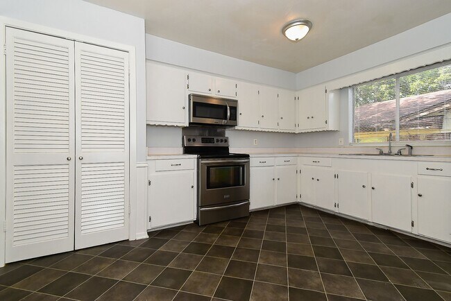 Building Photo - 6508 Finch-House