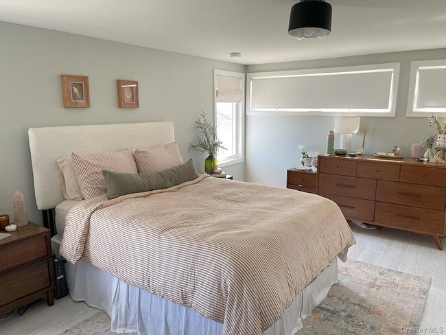 Building Photo - 128 Roosevelt Blvd