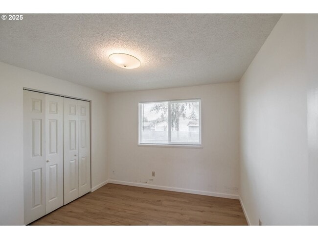 Building Photo - 3-bedroom 1 bath Single Level House