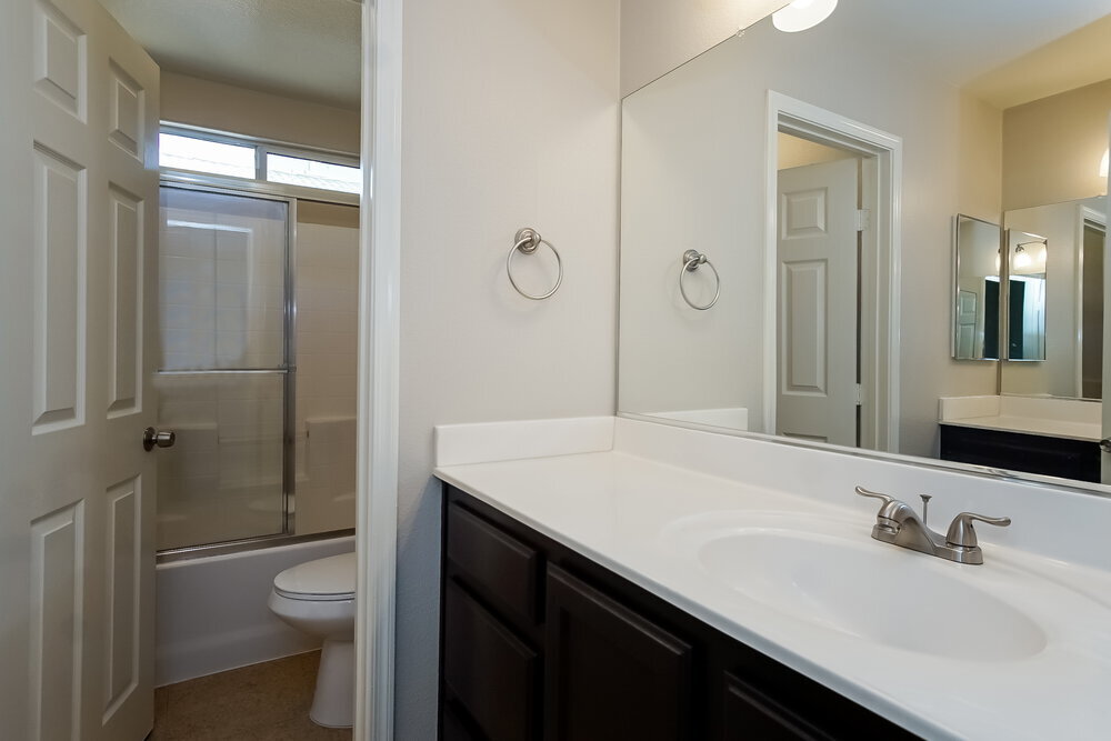 Building Photo - 37 Rosa Rosales Ct