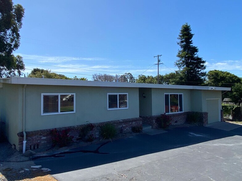 Building Photo - 150 Eugenia Dr