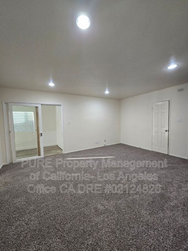 Building Photo - 2926 W 167th St