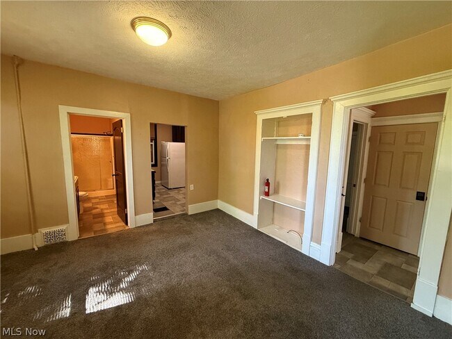 Building Photo - 1076 Ackley St
