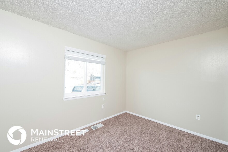 Building Photo - 8563 Dover Ct