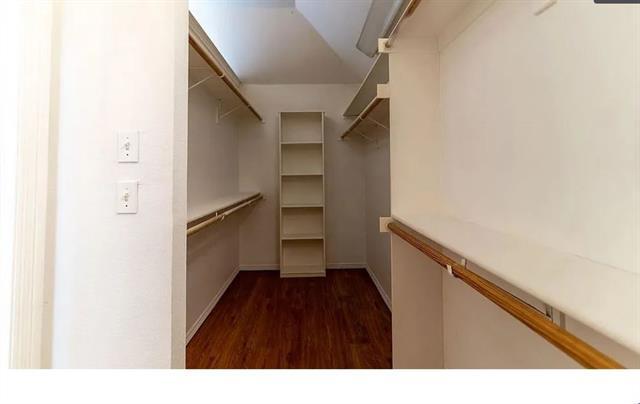 Building Photo - 492 Shade Tree Cir