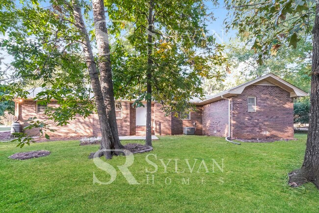 Building Photo - Coming HOME never felt so good!