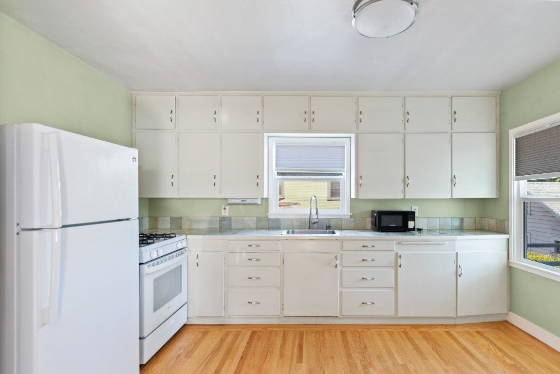 Building Photo - 485 36th St