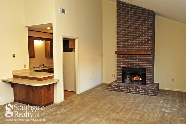 Building Photo - Woodshire Duplexes & Townhomes