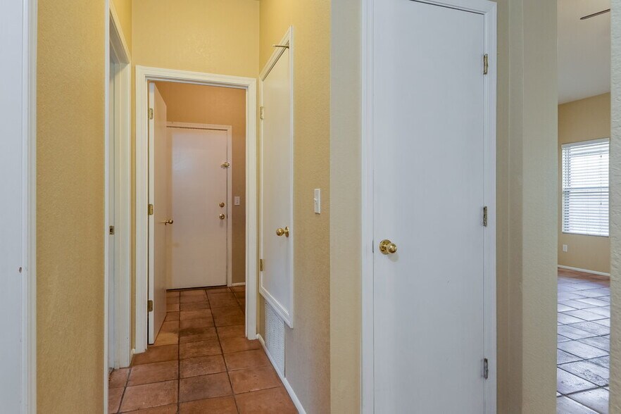 Building Photo - 9164 E Sugar Sumac St