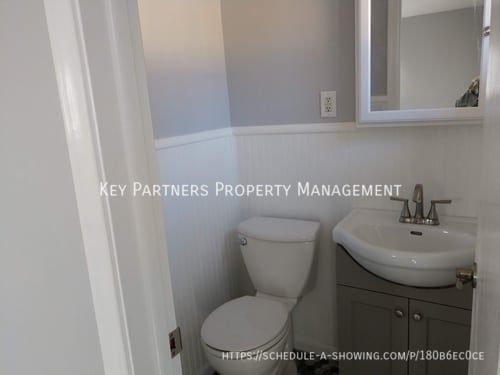 Building Photo - 503 Quincy Blvd