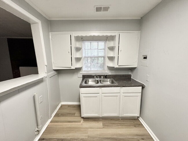 Building Photo - 3350 Hardin Ave