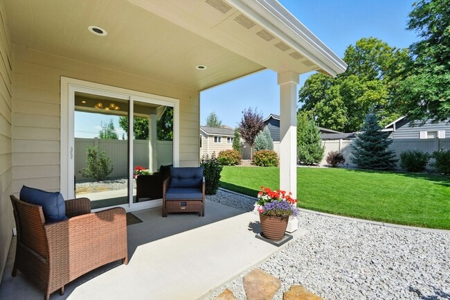 Building Photo - Gorgeous Hayden Home For Rent!