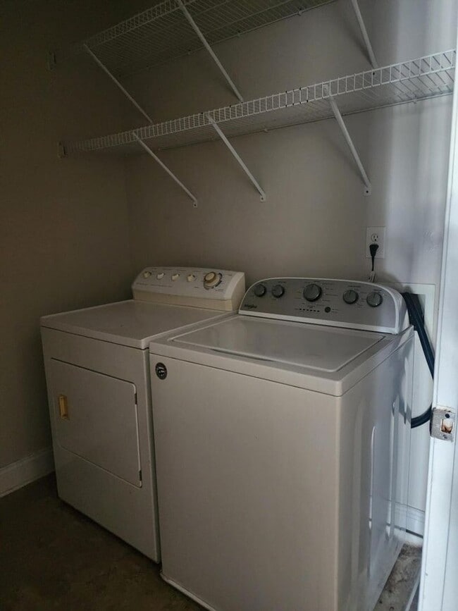 Building Photo - Luxury  1Br 1Ba Condo in Arboretum