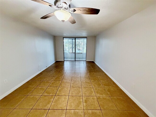 Building Photo - 1810 N Lauderdale Ave