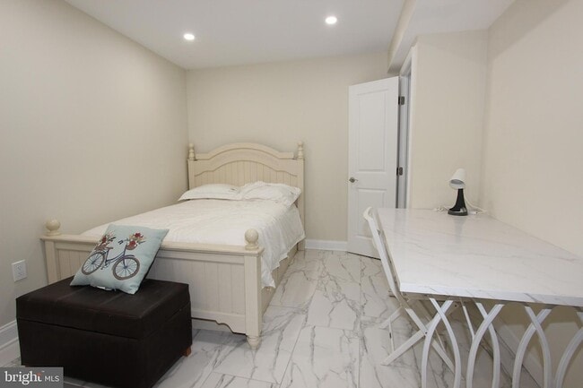 Building Photo - 38 Riggs Rd NE