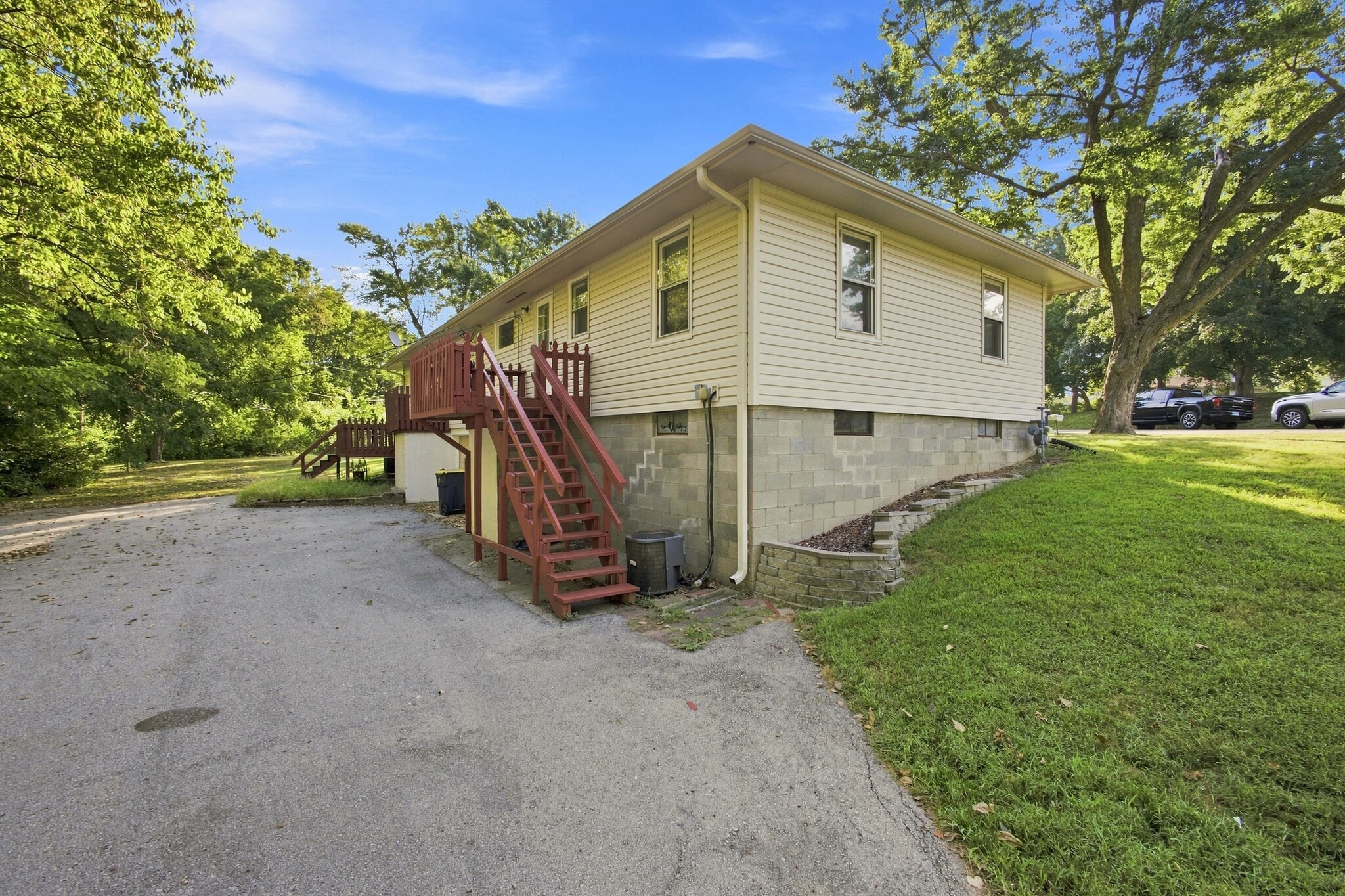 Building Photo - 630 NE 90th St
