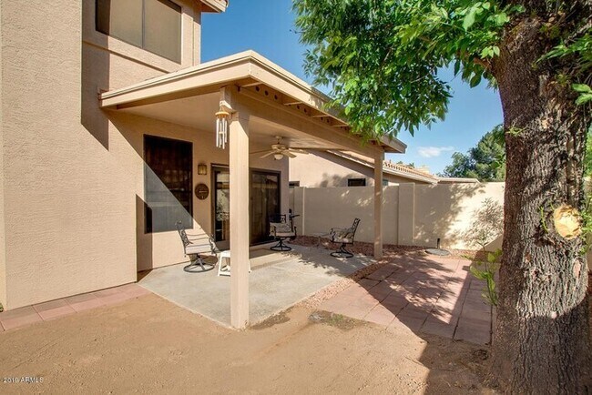 Building Photo - Location! Location! Beautiful 4 Bedroom/ 3 Bath Home! Ray/Kyrene