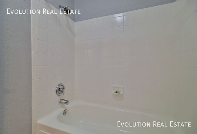 Building Photo - 5995 N 78th St