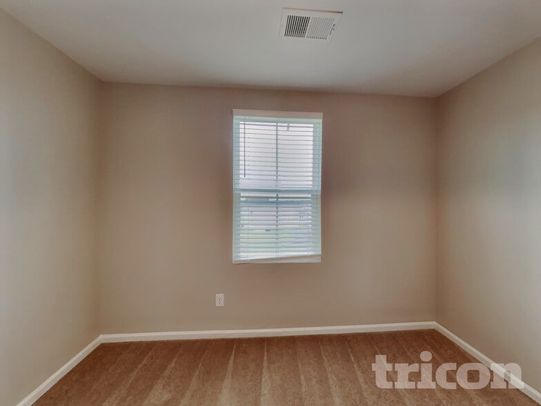 Building Photo - 711 Jacobs Trl