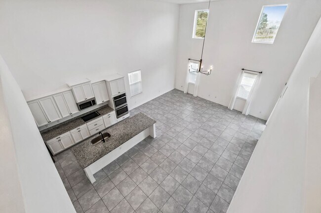 Building Photo - Amazing 5/3.5/2 House in The Reserve at Pine Tree