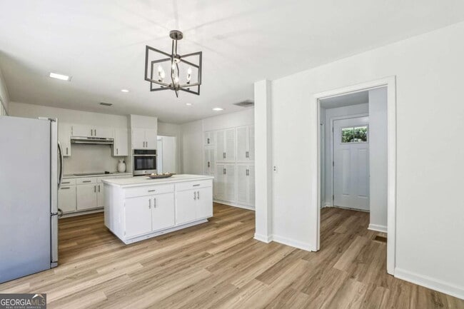 Building Photo - 3705 Donaldson Dr NE