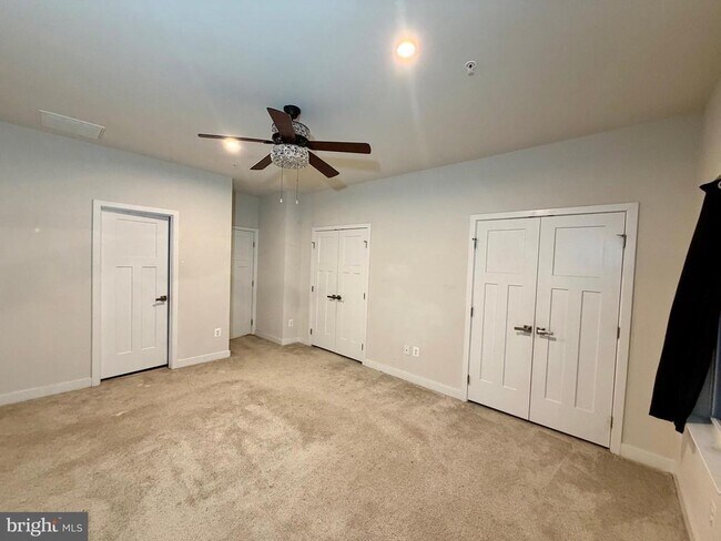 Building Photo - 4812 Crest View Dr