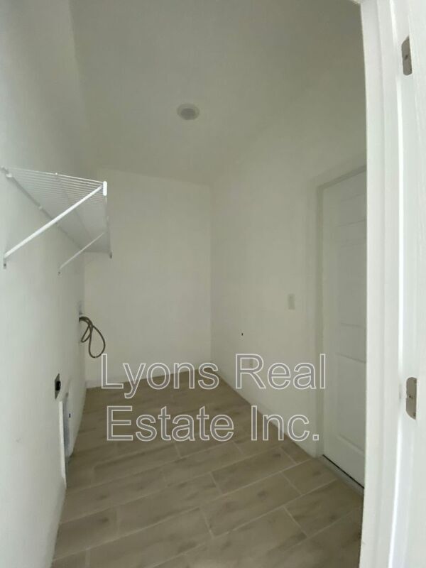 Building Photo - 13238 Keystone Blvd
