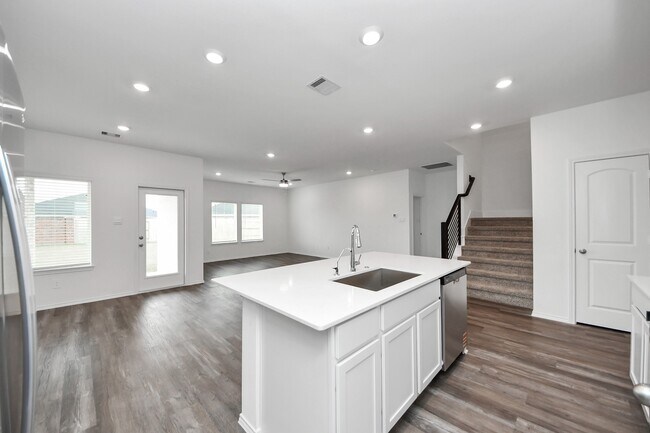 Building Photo - 6127 Ginevra Summers Dr