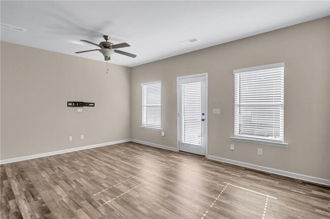 Building Photo - 585 McWilliams Rd SE