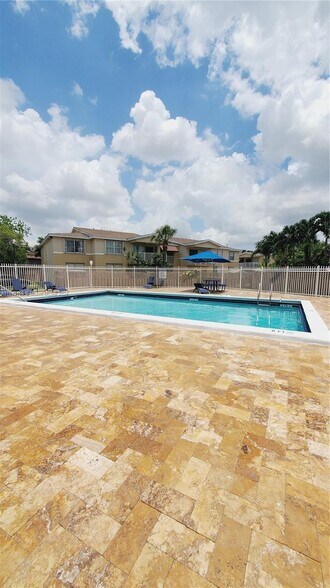 Building Photo - 4570 NW 79th Ave