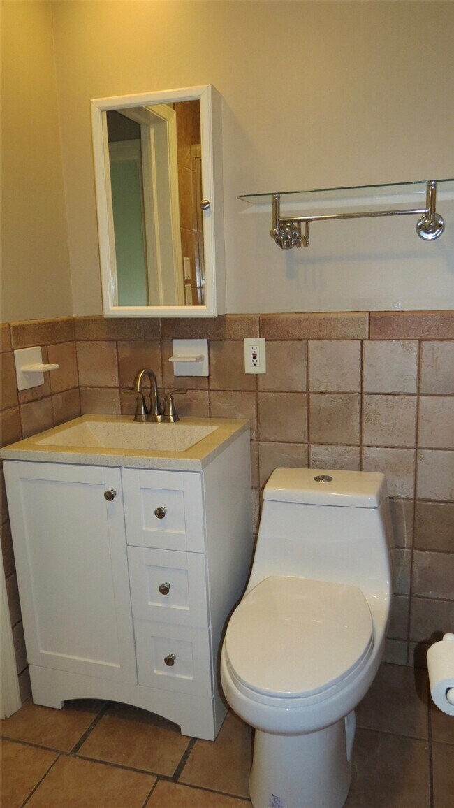 Building Photo - 4505 La Branch St