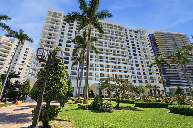 Building Photo - 9801 Collins Ave