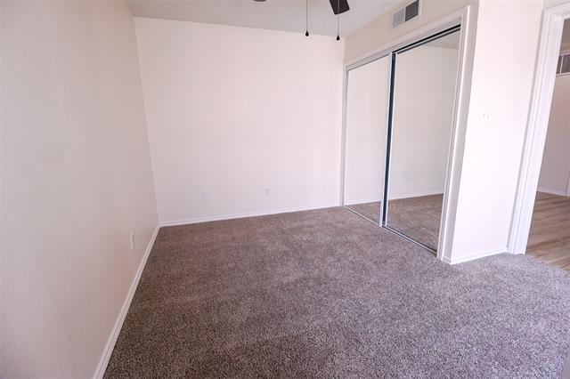 Building Photo - 2309 Balsam Dr