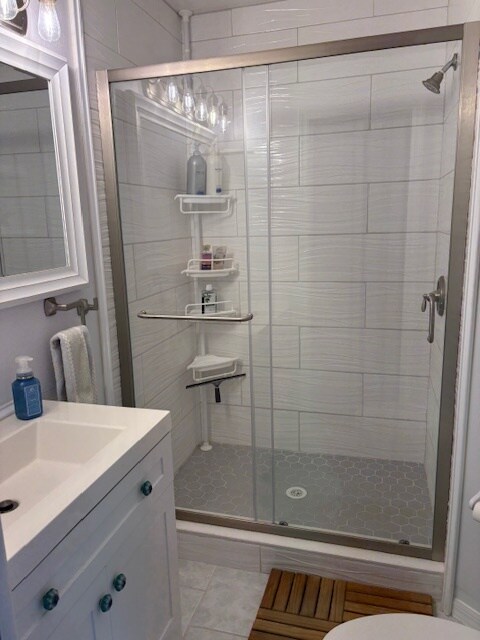 En Suite Bathroom - 574 Ryans Woods Ln