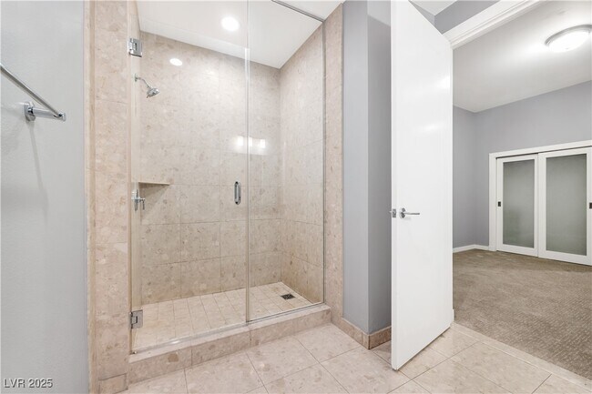 Building Photo - 4575 Dean Martin Dr