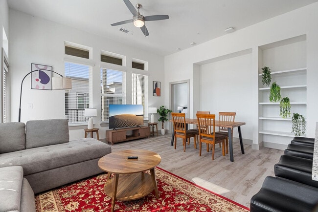 Building Photo - 12100 1/2 Ferrystone Glen Dr