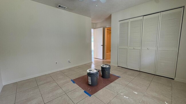 Building Photo - 5045 SE Primrose Way