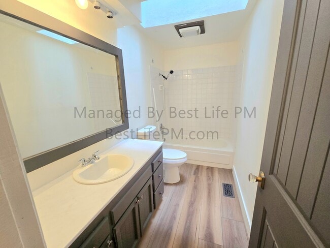 Building Photo - 150 Narain Ct